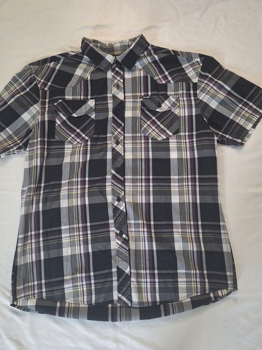 Zoo York Men’s Button-Down Untucked Black, Purple, White Plaid XL
